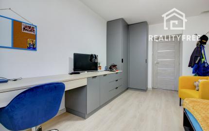 Priestranný 5-izbový RD s na 802 m² pozemku v pokojnej obci Macov