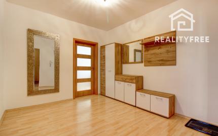 REZERVOVANÉ - Prenájom - Klimatizovaný, zariadený 3-i. byt v BA- Petržalka