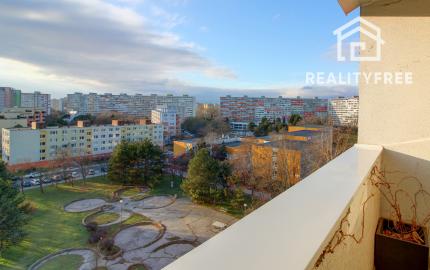 REZERVOVANÉ - Prenájom - Klimatizovaný, zariadený 3-i. byt v BA- Petržalka