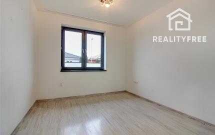 REZERVOVANÉ Na predaj 4-izbový presvetlený rodinný dom na 882 m² pozemku v Zlatých Klasoch