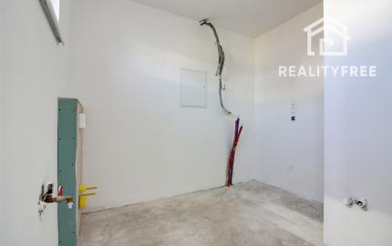 REZERVOVANÝ- Na predaj skolaudovaný 4i RD s pozemkom 596 m² v Malej Pake. BONUS realizácia štandardu v cene!