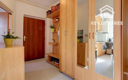 Na predaj: 2 izbový byt 49,79 m², Latorická,  BA-Pod. Biskupice