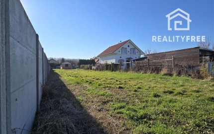 Na predaj pozemok 901 m2, Vojka na d Dunajom