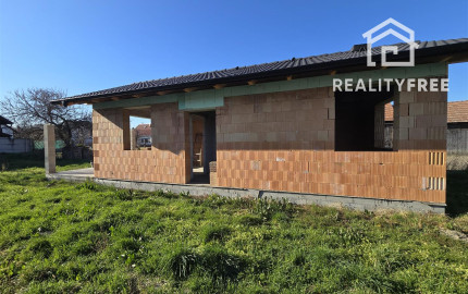 Na predaj pozemok 901 m2, Vojka na d Dunajom