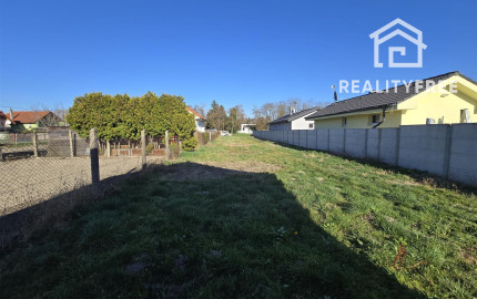 Na predaj pozemok 901 m2, Vojka na d Dunajom