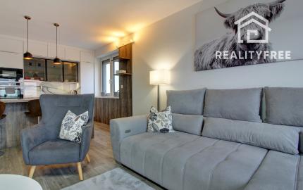 Na prenájom: 2-i byt s terasou, loggiou, bazénom a parkovaním v Rovinke