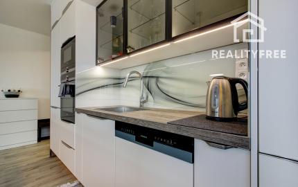 Na prenájom: 2-i byt s terasou, loggiou, bazénom a parkovaním v Rovinke