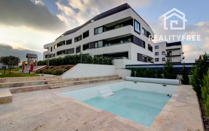 Na prenájom: 2-i byt s terasou, loggiou, bazénom a parkovaním v Rovinke