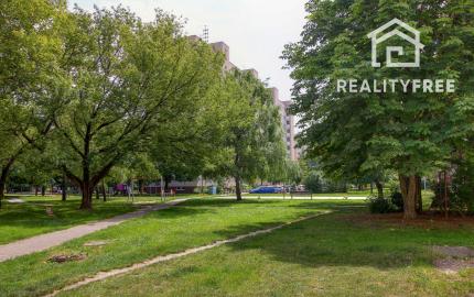 Na predaj: 2 izbový byt 52 m², Školská,  Šamorín