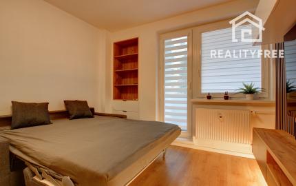 Prenájom - garzónka s balkónom a pivnicou,Ružinov II, Ondavská ulica.