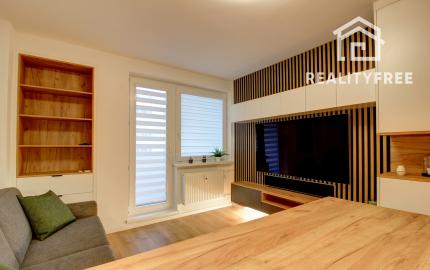 Prenájom - garzónka s balkónom a pivnicou,Ružinov II, Ondavská ulica.