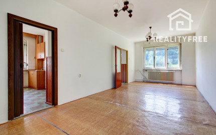 Na predaj: 4 izbový rodinný dom na pozemku 481 m², obec Dobrohošť