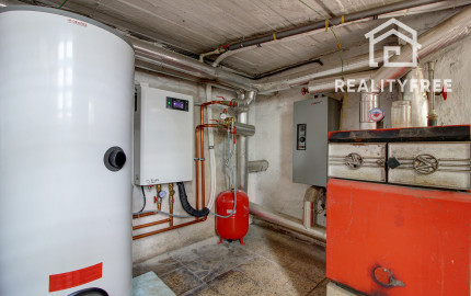 Na predaj: 4 izbový rodinný dom na pozemku 481 m², obec Dobrohošť