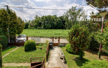 Na predaj: 4 izbový rodinný dom na pozemku 481 m², obec Dobrohošť