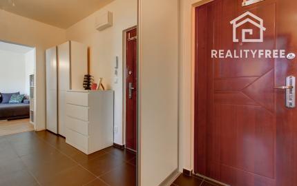 Na predaj dvojgarsónka De Luxe so zasklenou loggiou  – Pečnianska ulica, Petržalka