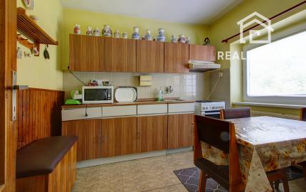 Na predaj: 3izbový rodinný dom s garážou , pozemok 757 m² - Kvetoslavov