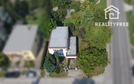 Na predaj: 3izbový rodinný dom s garážou , pozemok 757 m² - Kvetoslavov