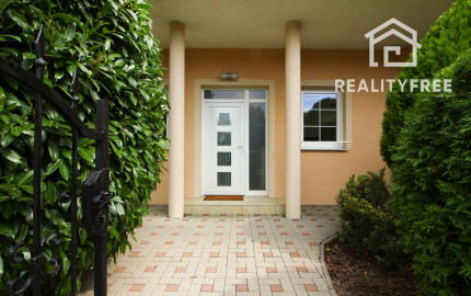 Na predaj - 5i RD s UP 214m², pozemok 625m² Hamuliakovo