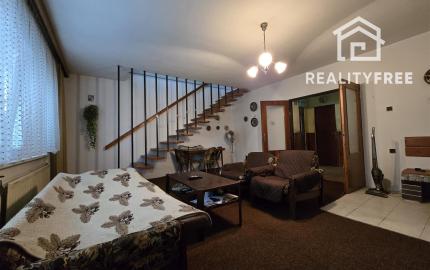 Na predaj: 3izbový rodinný dom s garážou , pozemok 757 m² - Kvetoslavov