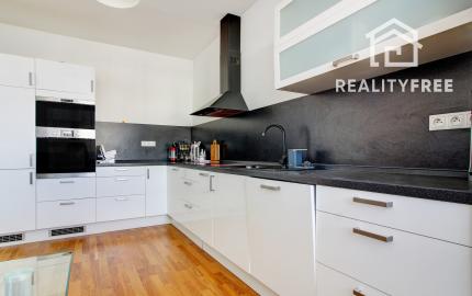 Predaj 5-izbového rodinného domu s pivnicou a krásnou záhradou – Veľká Paka