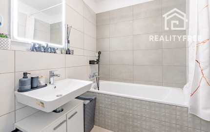 Na predaj 2,5-izbový byt s balkónom – Pezinok, Mahulanka