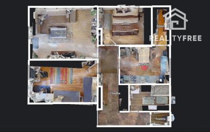 Na predaj 3 izbový byt, kompletne zrekonštruovaný, samostatný, s garážou,  s 2 pivnicami a predzáhradkou