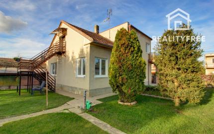 Na predaj 5-izbový rodinný dom s garážou na 954 m² pozemku - Kvetoslavov