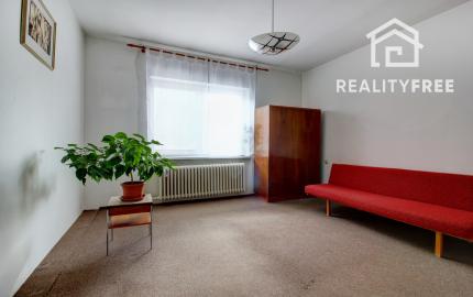 Na predaj 5-izbový rodinný dom s garážou na 954 m² pozemku - Kvetoslavov