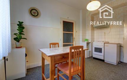 Na predaj 5-izbový rodinný dom s garážou na 954 m² pozemku - Kvetoslavov