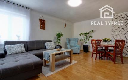 Na predaj 5-izbový rodinný dom s garážou na 954 m² pozemku - Kvetoslavov