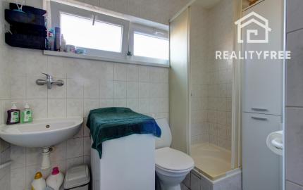 Na predaj 5-izbový rodinný dom s garážou na 954 m² pozemku - Kvetoslavov