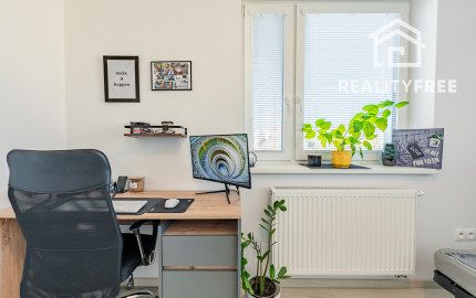 Na predaj 2,5-izbový byt s balkónom – Pezinok, Mahulanka