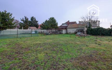 Na predaj: 4izbový rodinný dom s garážou , pozemok 800 m² - Čakany