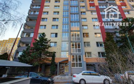 Klimatizovaný, zariadený 3-izbový byt s dvoma loggiami – BA Petržalka, Osuského ulica