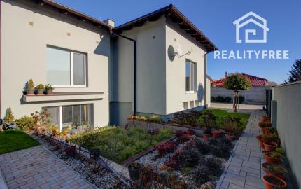 Na predaj dvojgeneračný 5-izbový rodinný dom v Šamoríne- Čilistov