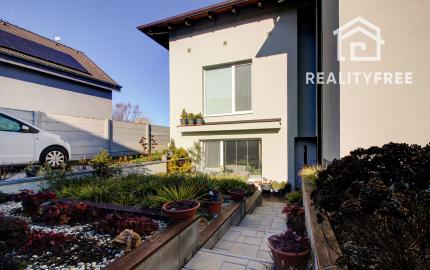 Na predaj dvojgeneračný 5-izbový rodinný dom v Šamoríne- Čilistov