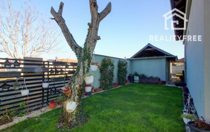 Na predaj dvojgeneračný 5-izbový rodinný dom v Šamoríne- Čilistov