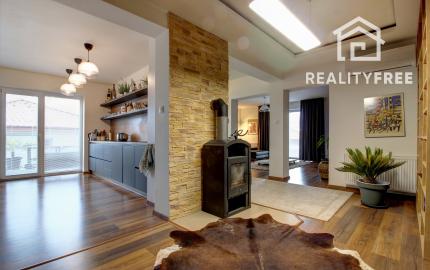 Na predaj dvojgeneračný 5-izbový rodinný dom v Šamoríne- Čilistov