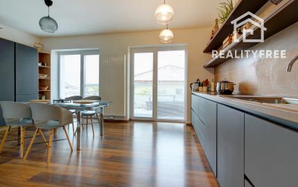 Na predaj dvojgeneračný 5-izbový rodinný dom v Šamoríne- Čilistov