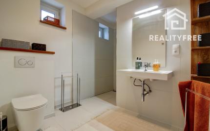 Na predaj dvojgeneračný 5-izbový rodinný dom v Šamoríne- Čilistov