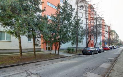 Na predaj zrekonštruovaný 3 izbový byt, ul. Súmračná, Ostredky, Ružinov, Bratislava