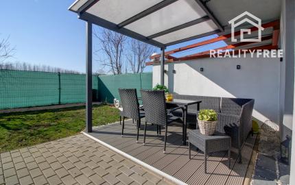 Dizajnový 3-iz. byt so záhradou Dunajská Riviéra, Hamuliakovo