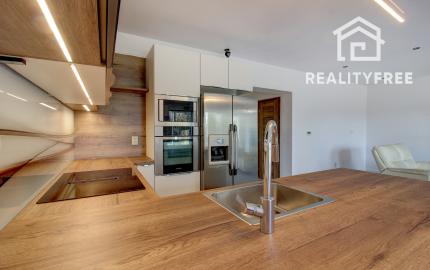 Na predaj priestranný 164 m² 4-i. RD s garážou Rovinka – Jasná ul.