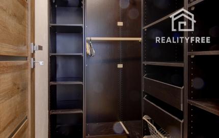 Na predaj priestranný 164 m² 4-i. RD s garážou Rovinka – Jasná ul.