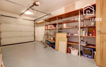 Na predaj priestranný 164 m² 4-i. RD s garážou Rovinka – Jasná ul.