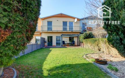 Na predaj priestranný 164 m² 4-i. RD s garážou Rovinka – Jasná ul.