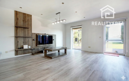 Na predaj priestranný 164 m² 4-i. RD s garážou Rovinka – Jasná ul.