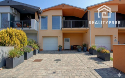 Na predaj priestranný 164 m² 4-i. RD s garážou Rovinka – Jasná ul.