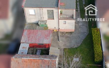 Na predaj: 4izbový rodinný dom s garážou , pozemok 800 m² - Čakany