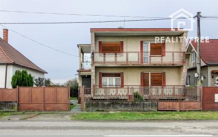 Na predaj: 4izbový rodinný dom s garážou , pozemok 800 m² - Čakany